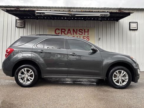 Used 2017 Chevrolet Equinox LT w/ Convenience Package image 2