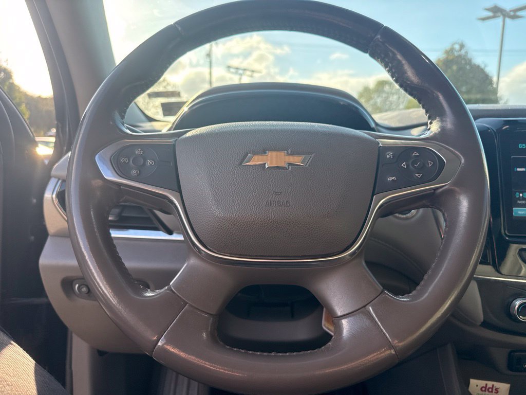 Used 2018 Chevrolet Traverse LT w/ LPO, Black Accent Package FWD image 7
