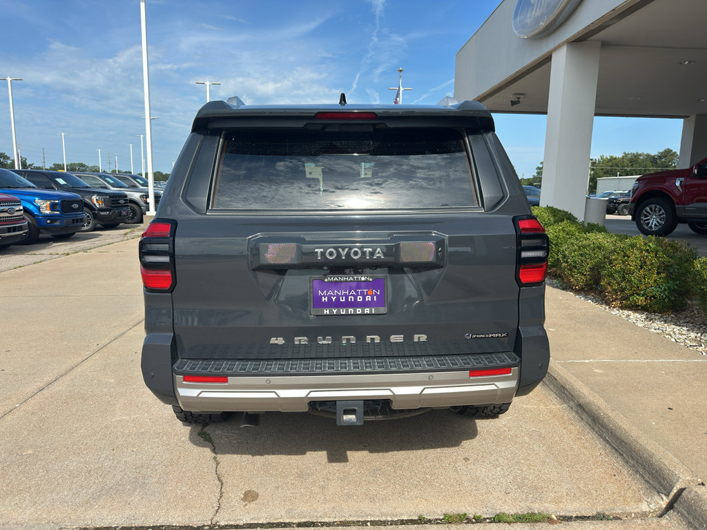 Used 2025 Toyota 4Runner Limited w/ Tow Technology Package AWD/4WD image 4