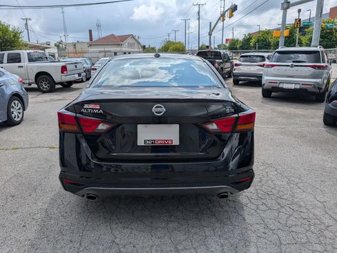 Used 2022 Nissan Altima 2.5 SR FWD image 7