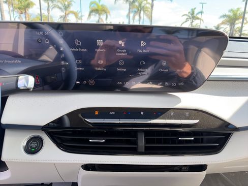New 2026 Buick Enclave Avenir FWD image 23
