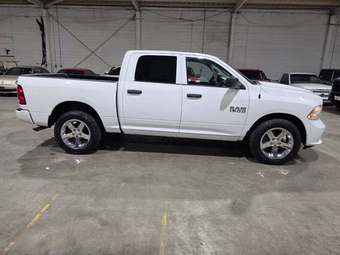 Used 2018 RAM 1500 Express AWD/4WD image 20