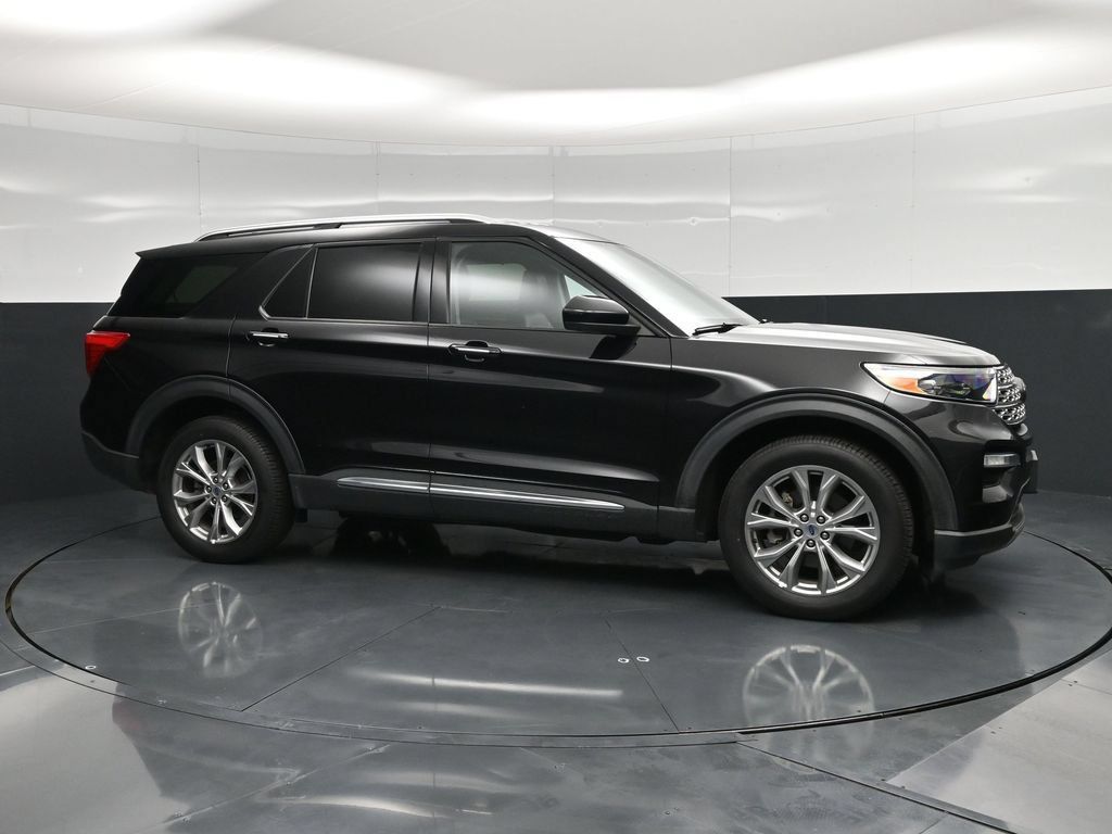 Used 2023 Ford Explorer Limited AWD/4WD image 3