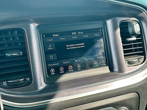 Used 2018 Dodge Charger SXT w/ Blacktop Package image 13