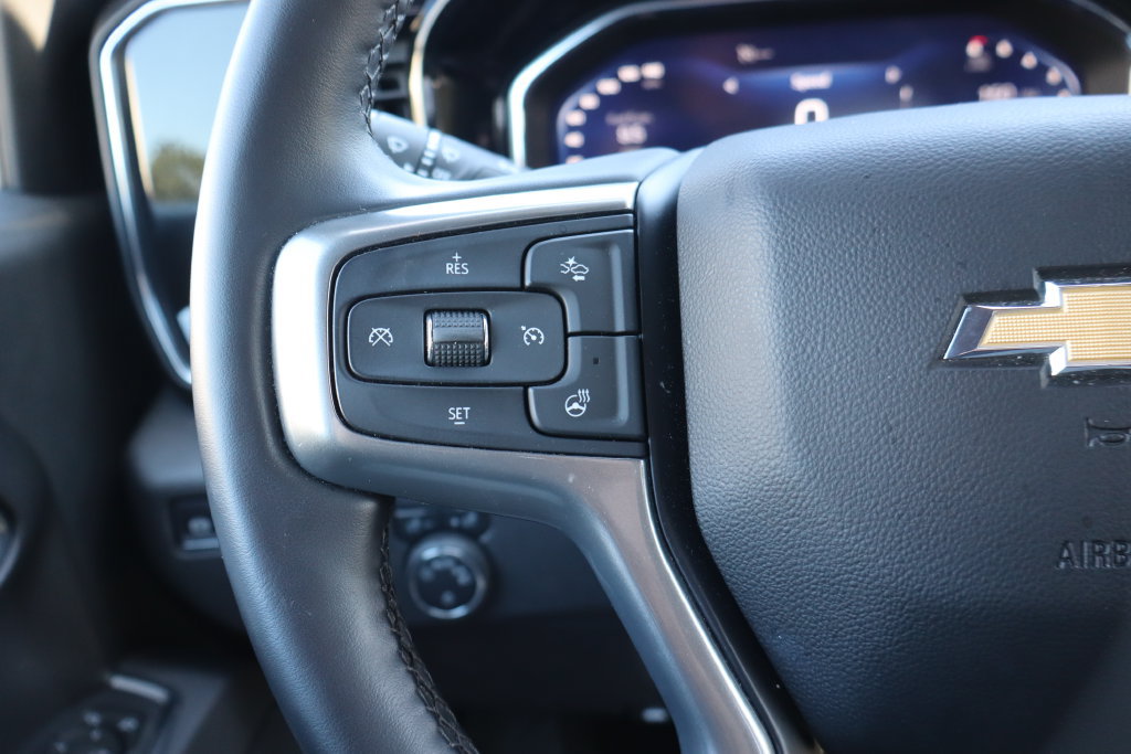 Used 2025 Chevrolet Silverado 1500 LT AWD/4WD image 7