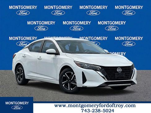 Used 2025 Nissan Sentra SV FWD image 1