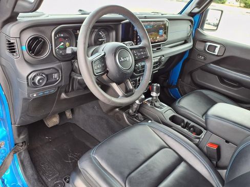 Used 2024 Jeep Wrangler Unlimited Rubicon 4xe AWD/4WD image 25