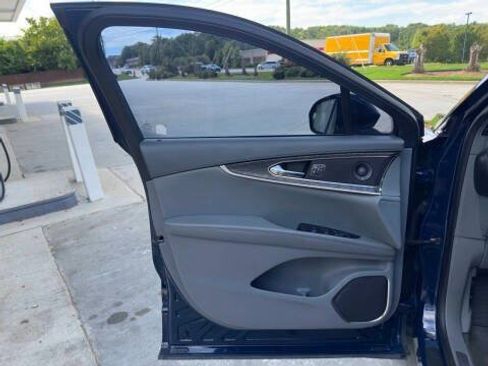 Used 2019 Lincoln Nautilus Reserve AWD/4WD image 22