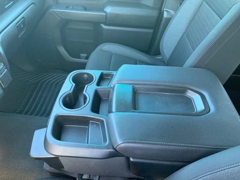 Used 2025 Chevrolet Silverado 1500 Custom Trail Boss w/ Dark Appearance Package AWD/4WD image 33