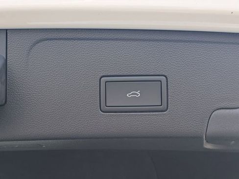 New 2026 Volkswagen Atlas Cross Sport SEL R-Line image 15