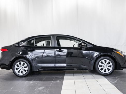 Used 2024 Toyota Corolla LE image 3