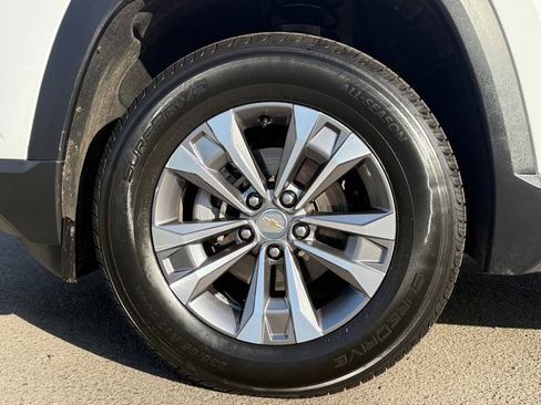 Used 2025 Chevrolet Equinox LT FWD image 11