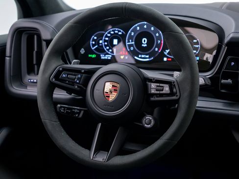 Used 2026 Porsche Cayenne GTS AWD/4WD image 10