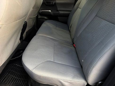 Used 2018 Toyota Tacoma SR5 image 9