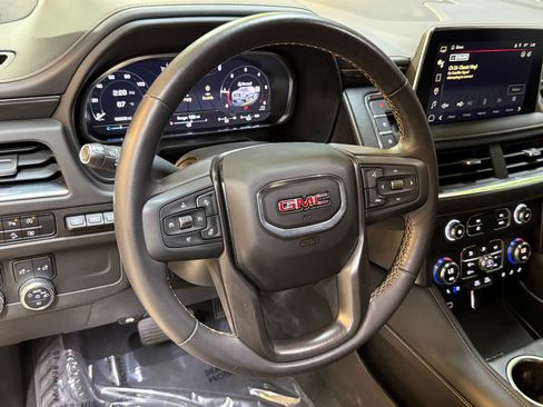 Used 2023 GMC Yukon AT4 w/ AT4 Premium Package image 15