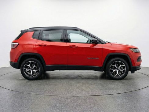 Used 2025 Jeep Compass Limited AWD/4WD image 11