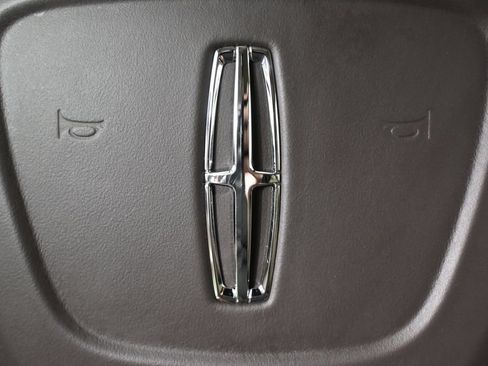 Used 2022 Lincoln Navigator Reserve AWD/4WD image 36