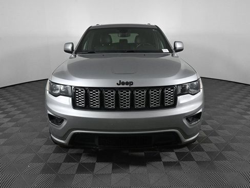 Used 2019 Jeep Grand Cherokee Altitude image 34
