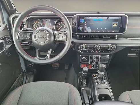 Used 2025 Jeep Wrangler Unlimited Rubicon image 10