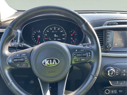 Used 2018 Kia Sorento EX AWD/4WD image 26