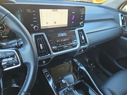 Used 2023 Kia Sorento SX image 37
