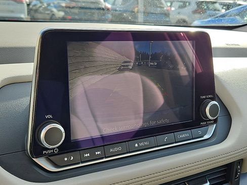 Certified 2023 Nissan Rogue SV image 17