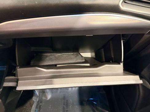 Used 2018 Ford Edge Titanium w/ Technology Package image 28