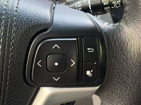 Used 2016 Toyota Sienna XLE FWD image 21