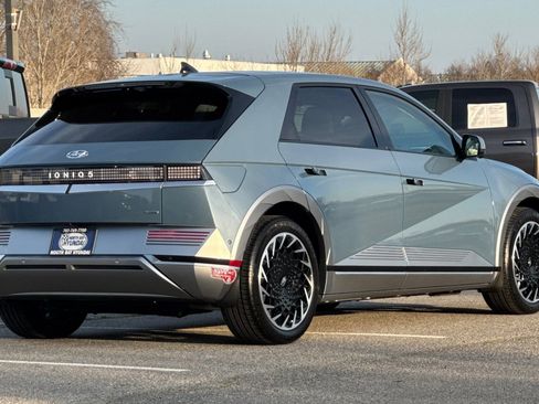 Used 2024 Hyundai Ioniq 5 Limited image 4