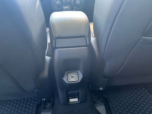 Used 2022 Jeep Renegade Limited w/ Sun, Sound & Wheels Group image 19