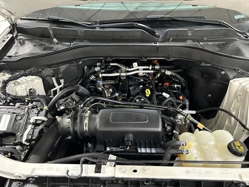 Certified 2023 Ford Explorer XLT w/ Equipment Group 202A AWD/4WD image 30