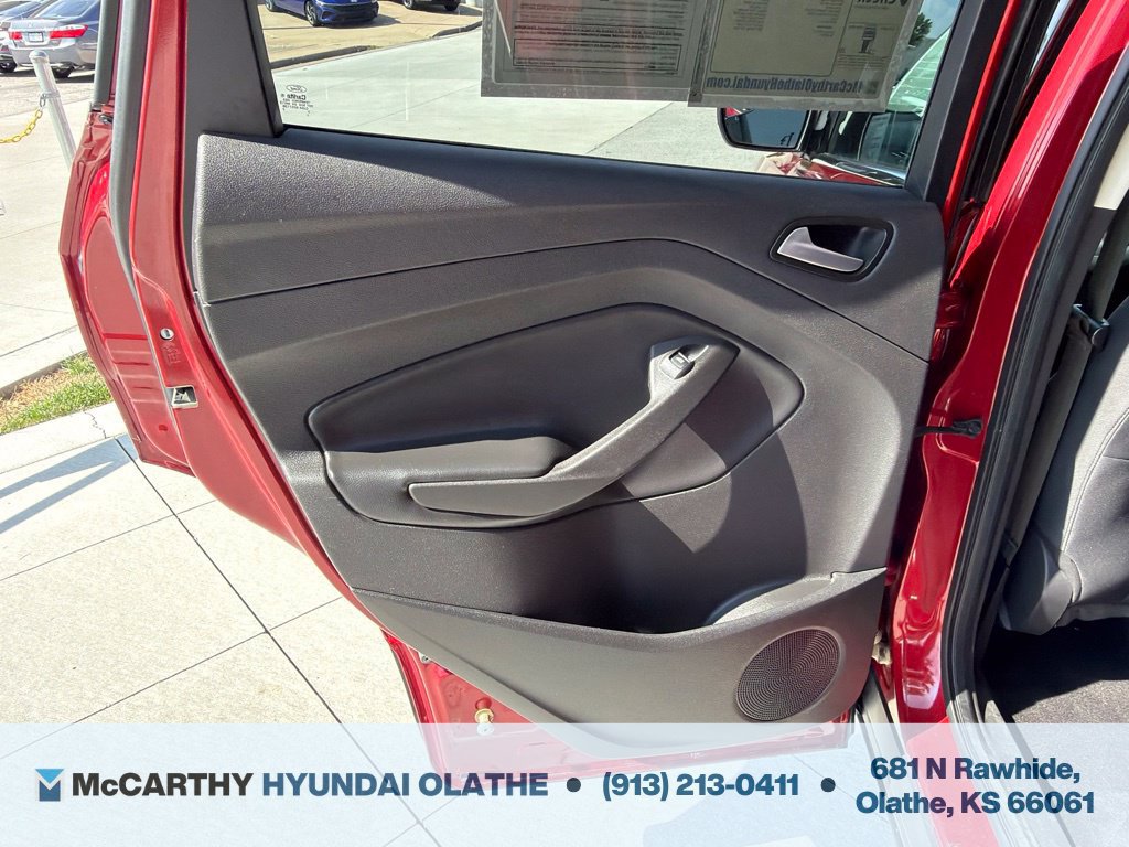 Used 2017 Ford Escape SE w/ SE Cold Weather Package AWD/4WD image 22