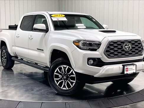 Certified 2023 Toyota Tacoma TRD Sport w/ TRD Premium Sport Package AWD/4WD image 3