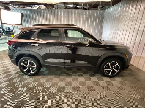 Used 2023 Chevrolet TrailBlazer RS w/ Technology Package image 9