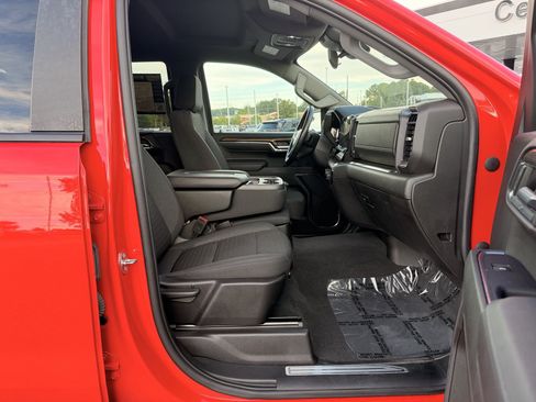 Used 2024 Chevrolet Silverado 1500 LT AWD/4WD image 33