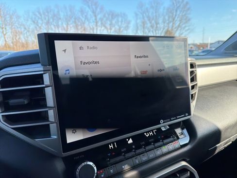 Used 2022 Toyota Tundra Limited image 28