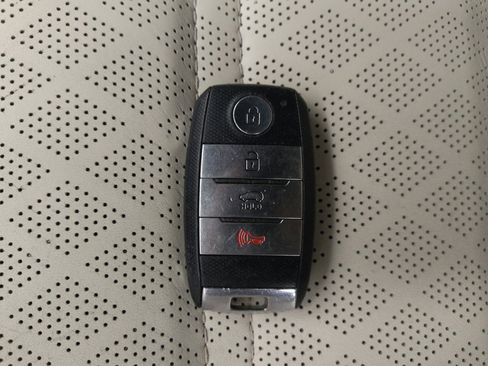 Used 2018 Kia Sorento SX FWD image 32