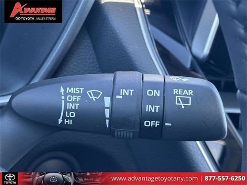 Certified 2024 Toyota Corolla Cross XLE image 28