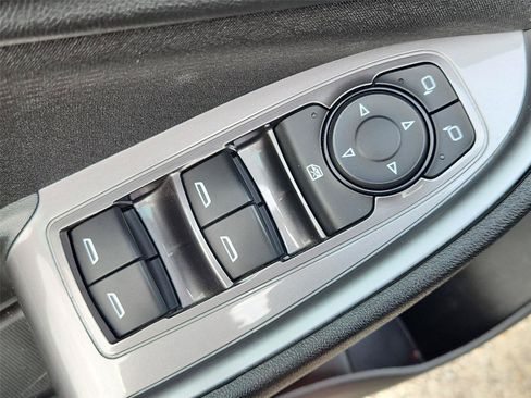 Used 2024 Chevrolet Malibu LS FWD image 21