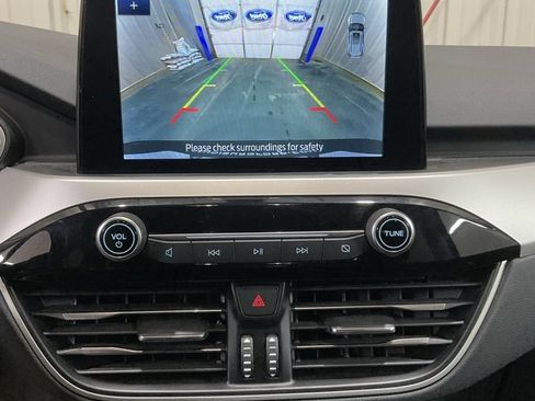 Used 2020 Ford Escape SEL image 18