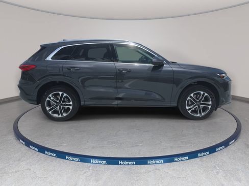 Certified 2025 Audi Q5 Premium w/ Convenience Package AWD/4WD image 4