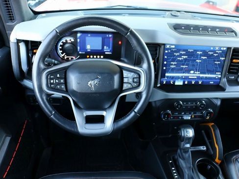 Used 2022 Ford Bronco Badlands image 25