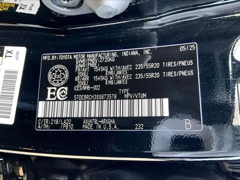 Used 2025 Toyota Highlander Platinum image 32