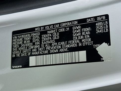 Used 2020 Volvo XC40 T5 Momentum image 38