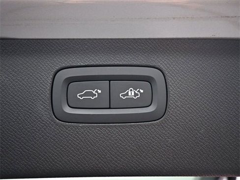 Used 2023 Volvo XC90 T8 Plus image 33