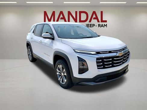 Used 2025 Chevrolet Equinox LT FWD image 3