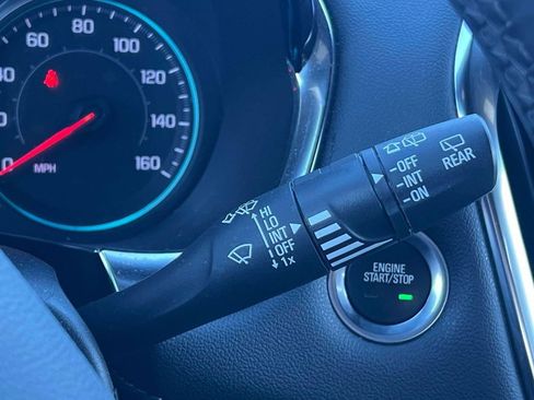 Used 2023 Chevrolet Traverse LT image 21