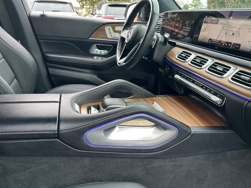 Used 2025 Mercedes-Benz GLE 450 4MATIC image 35