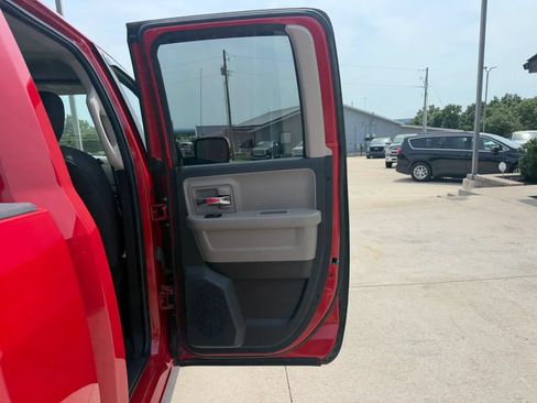 Used 2012 RAM 1500 Classic SLT AWD/4WD image 41