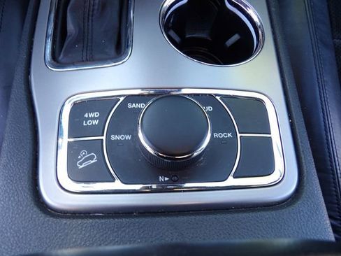 Used 2022 Jeep Grand Cherokee Laredo X AWD/4WD image 21